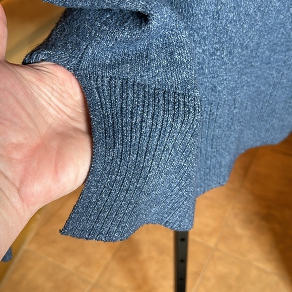 A.N.A. A New Approach V Neck Blue Knit Sweater Size PS - Picture 6 of 8